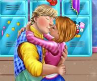 Поцелуйчики:Анна и Кристофф целуются 2