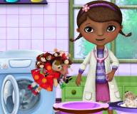 Доктор Плюшева:Доктор Плюшева стирает кукол